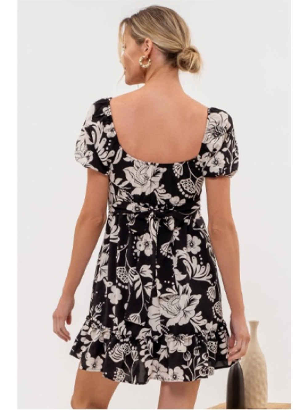 NWT Blu Pepper Women's Pleat Bust Puff Sleeve Mini Dress - Picture 2 of 7